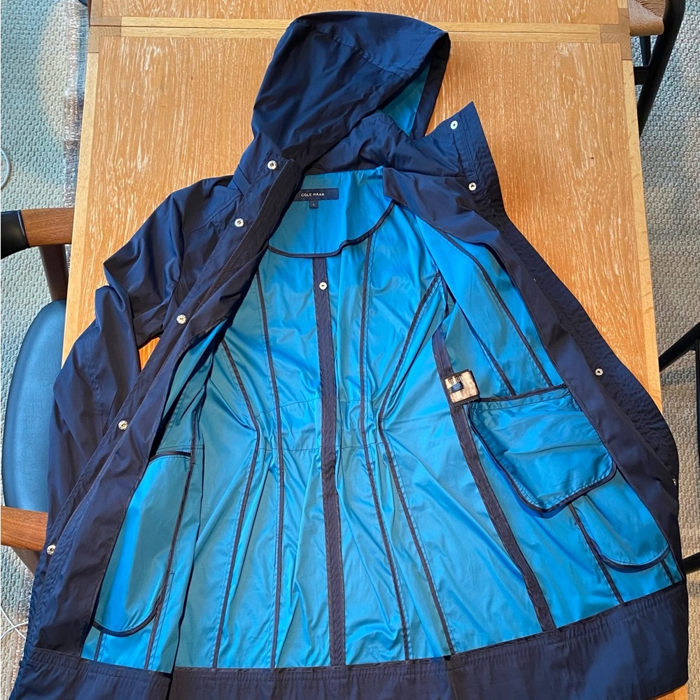 Cole Haan womens large Raincoat